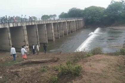 हाफ नदी में तैरता मिला वृद्ध का शव, इलाके में फैली सनसनी; मंगलवार दोपहर से लापता था बुजुर्ग, परिजनों को नहीं थी अनहोनी की आशंका